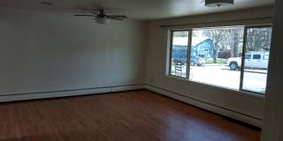 Beautifully Updated Boulder 3Bed/2Bath- Walking distance from CU campus & 29th St Mall! Available 8/7/26! Gallery 6