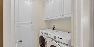 30 Maple Leaf Gallery 1