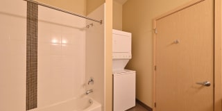 Spacious 2BR/1.75BA Condo in Convenient Location (Central District) Gallery 22