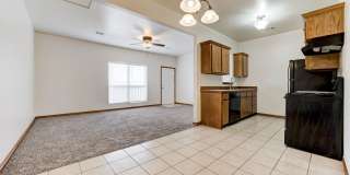 !!50 Percent off your 1st Months Rent!! Spacious 1BD/1BTH Apartment with a Private Balcony in the Heart of Norman! Gallery 13