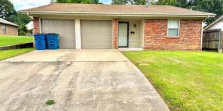 Newly Remodeled Brick Home 3/2 Two Car Garage Gallery 1