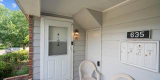 635 Daniels Street Gallery 21