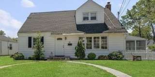 22 Pine Lane Gallery 1