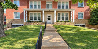 8241 Delmar Boulevard Gallery 1