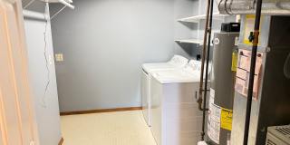 Beautiful 4 BR on Bloomington's east side Gallery 15