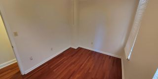 1828-00 GREEN Street Gallery 6