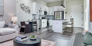 LIA by Vermella Gallery 24