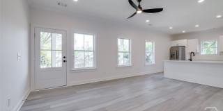 1615 Le Grand Street Gallery 7