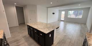NW Visalia Home For Rent! Close to sports park & shopping centers! Gallery 33