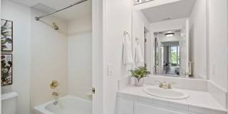 Gorgeous 2 Bed 2 Bath Dublin Townhome with Amenities! Centrally Located! Gallery 20