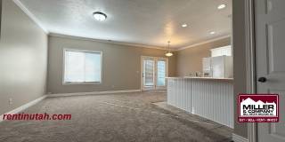 Beautiful townhouse in The Cottages at 9th! Beautiful townhouse in The Cottages at 9th! Gallery 11