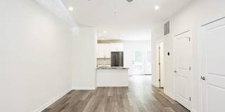 Pet-Friendly Fry's Spring Townhome Near 5th St Station Gallery 3