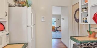 Charming Cottage in College East - Available Beginning of July 2026 Gallery 3