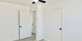 Updated 3/1.5 with Bonus Room in North by Northwest! Gallery 13