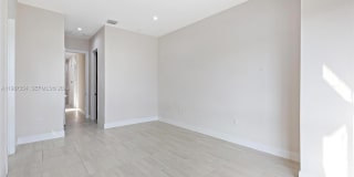 8225 NW 43rd St Gallery 12