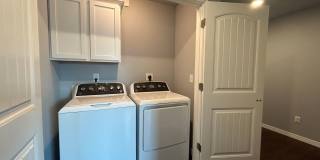 Townhouse with Garage - Minutes from Downtown Rogers Gallery 21