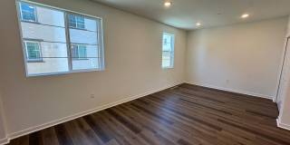 Never-Lived-In, Beautifully Upgraded Three-Story Condo Gallery 5