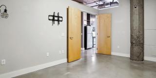 718 Washington Ave N Gallery 13