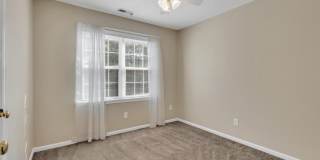 Spacious 4BR/2.5 Bath in the Jacksonville Commons Area Gallery 18