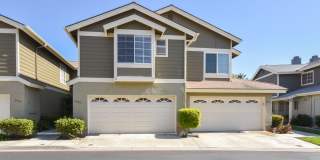 Beautiful 4 Br 2.5 bath Townhome in Calavera Hills! Gallery 1