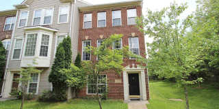 Beautiful 3-Bedroom, 2.5-Bath End-Unit Garage Townhome! Gallery 1