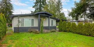Lovely 3 Bedroom 1.5 bath Milwaukie Charmer. Lovely 3 Bedroom 1.5 bath Milwaukie Charmer. Gallery 1