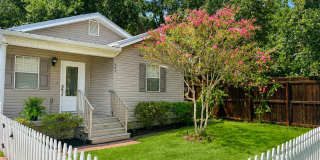 Charming Downtown Ocean Springs Cottage – Walk to the Beach and Downtown! Gallery 1