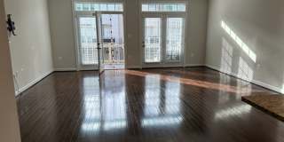Gorgeous 4-Bed 3.5-Bath Townhouse next to Ft Meade Gallery 13