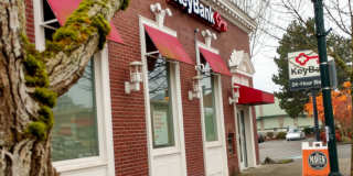 Astra Plaza Gallery 5