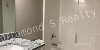5 Bedroom Home Located in Ozark! Gallery 14