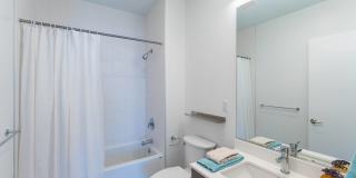 3200 Washington Gallery 44