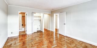 Shaker House & Shaker Town House Gallery 24