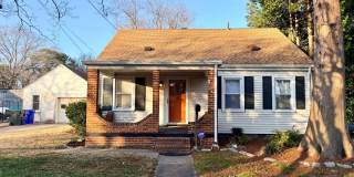 Charming Cape Cod Single Family with inground pool in Norfolk Gallery 1