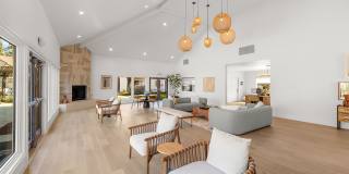 THE ARLO Gallery 19
