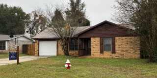 Pensacola - Amberwood - 3 bedroom, 2 bathroom Gallery 1