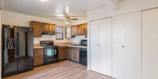 3 Bedroom, 1.5 Bath Condo Available in Cinnimon Courtyard Gallery 4