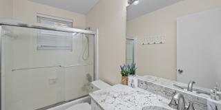 Southside Savannah Gem – 4BR Home in Windsor Forest with Sunroom & Patio Gallery 24