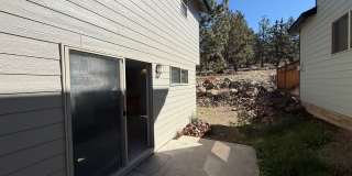2 Bed/2 Bath Apartment Located Near OSU/COCC Campus - Attached Garage Gallery 24