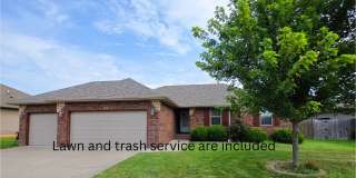 Beautifully Updated 3-Bedroom Home with 3-Car Garage & Workshop Gallery 1