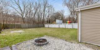 Miller Beach Living FREE Application Fee ! Gallery 22