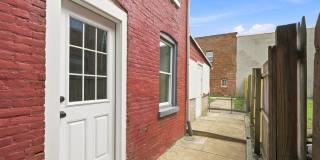 3 Bed, 1 Bath Available Now! Gallery 37