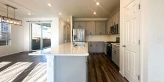 NEARLY NEW 3-bed Paired Home in Senderos Creek community! NEARLY NEW 3-bed Paired Home in Senderos Creek community! Gallery 12