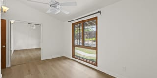 5327 Saxon Street - 5327 Gallery 17