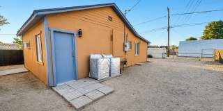 240 1/2 E Beech Ave Gallery 1