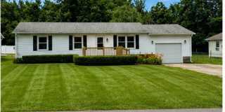 Charming Ranch with Massive Backyard! Gallery 1