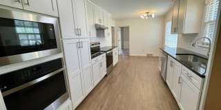 2420 STRATFIELD Dr Gallery 30