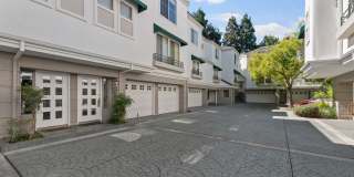1 Bed/1 Bath top floor condo! Gallery 1