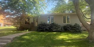 New Listing - 4 Bedroom House on Iowa City Westside on Sunset Gallery 1