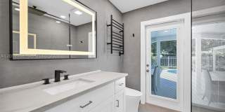 1001 NW 4th Ct Gallery 40