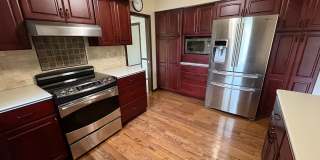 Large 5BR/3.5 Bath in Elm Heights. Available Now! Gallery 40